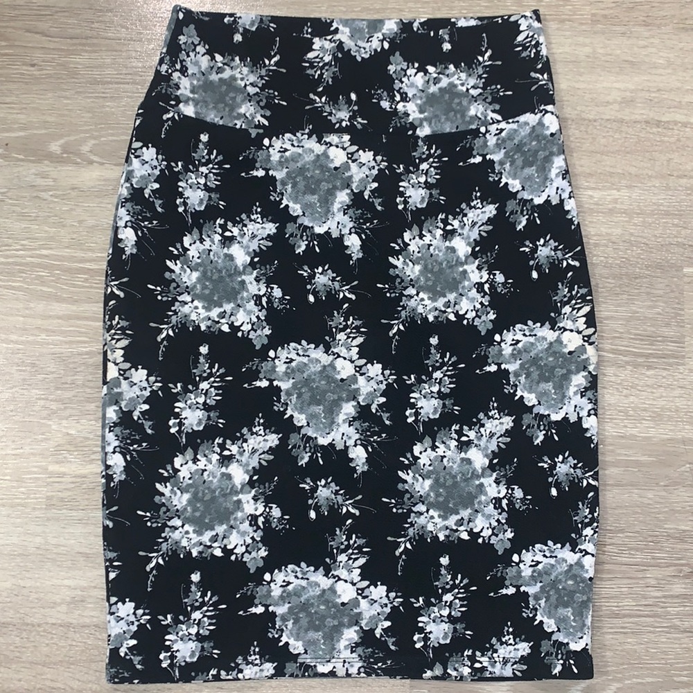 Luluroe skirt